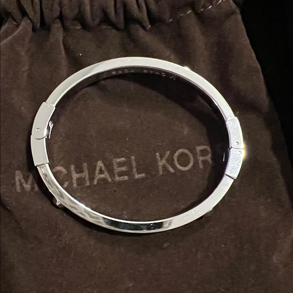 MICHAEL KORS RHINESTONE BRACELET - Picture 8 of 8